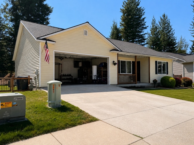 Building Photo - 323 Huppert Ln