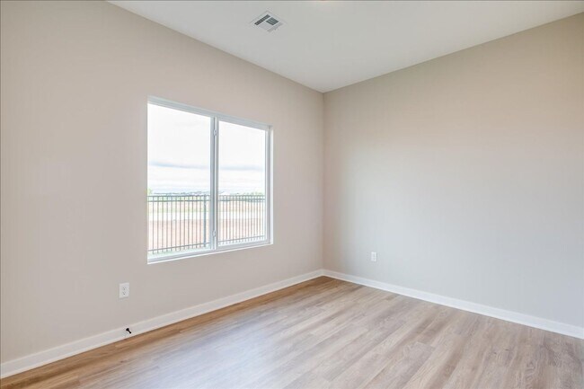 1903 Cody Ln