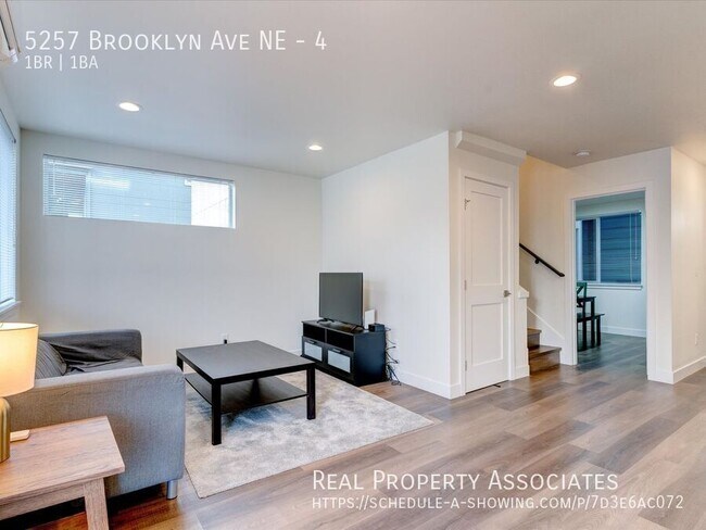 Photo - 5257 Brooklyn Ave NE Unit 4