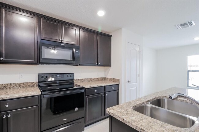 Photo - 1187 Moyle Way