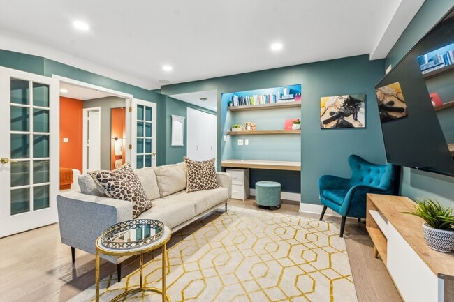 Building Photo - 40 E Delaware Pl Unit 805