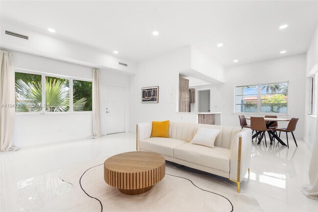 Photo - 1581 Normandy Dr