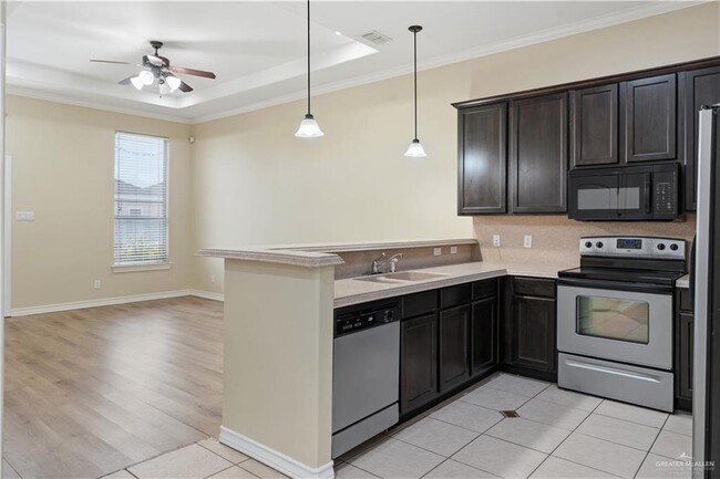 Photo - 15 Wellington Ave