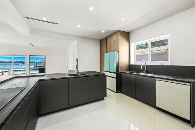 Photo - 1101 S Shore Dr