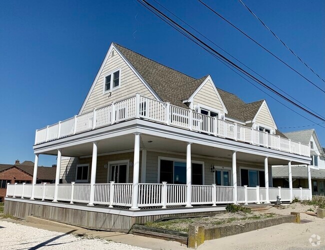 Building Photo - 93 Beach Ave Rental