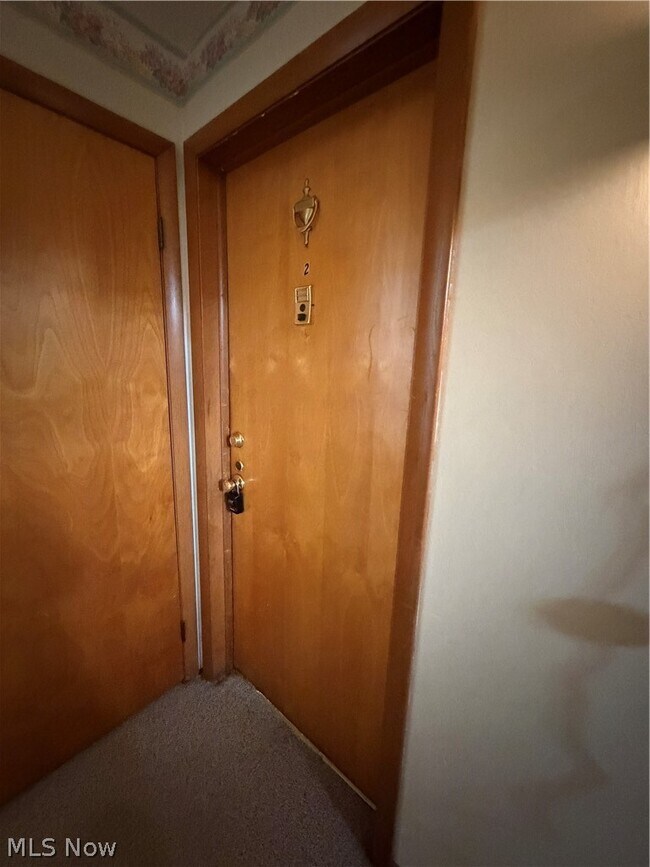 320 E Chestnut St Unit 2
