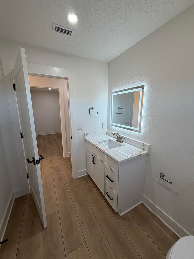 Photo - 117 Bates Lane Trail