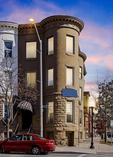 Building Photo - The Jefferson Apartment Unit 1F