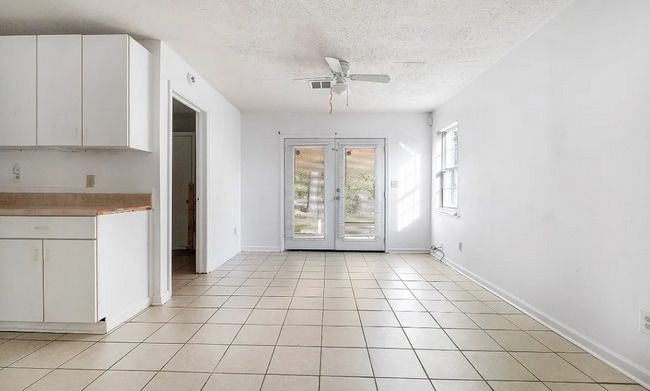 Photo - 6458 Pinebrook Dr