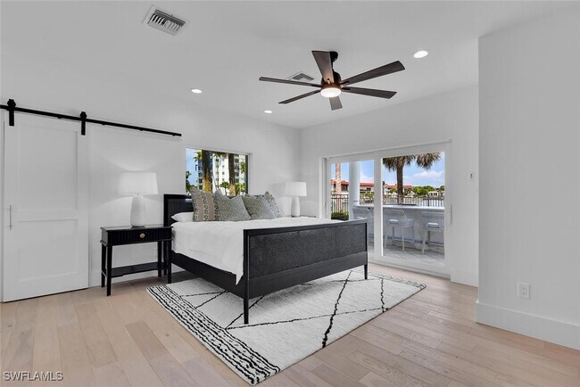 Photo - 215 Mooring Line Dr