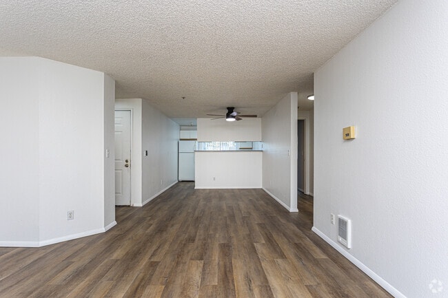 2BR, 2BA - 970SF - Clearwater Ridge Apartments