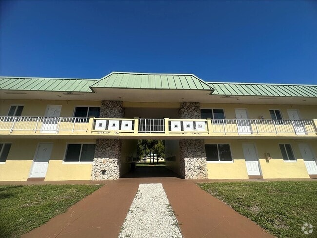 Building Photo - 505 NW 177th St Unit 139 Rental