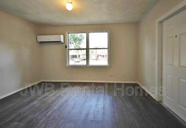 Photo - 1276 W 32nd St