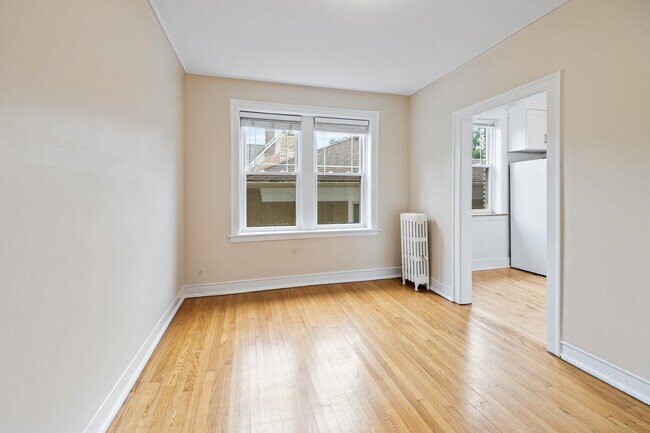 Photo - 1923 W Estes Ave Unit 2S