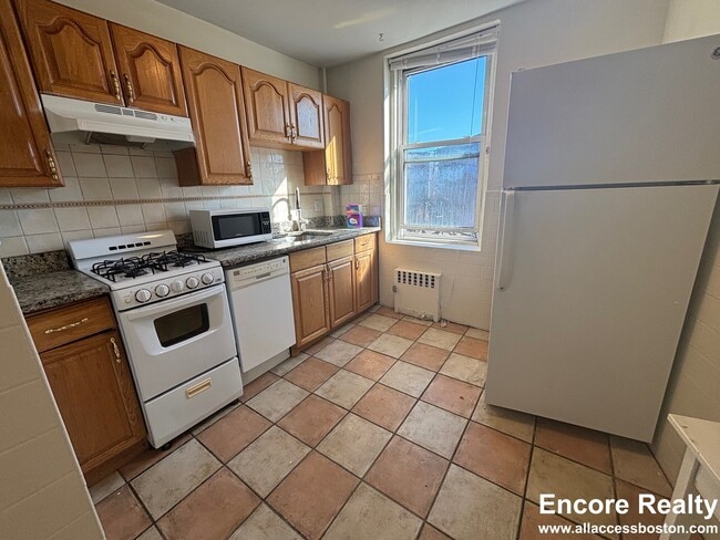 Building Photo - 126 Warren St Unit #35 Rental
