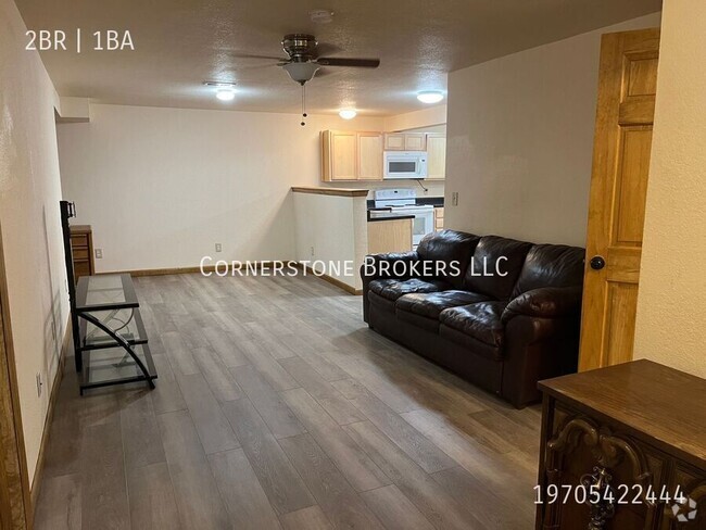 Building Photo - Updated Apartment with Easy Commute Access... Unit 8