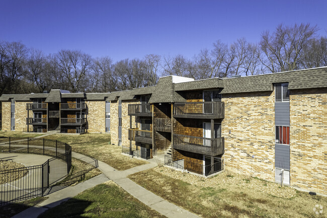 Building Photo - Oakside Apartments