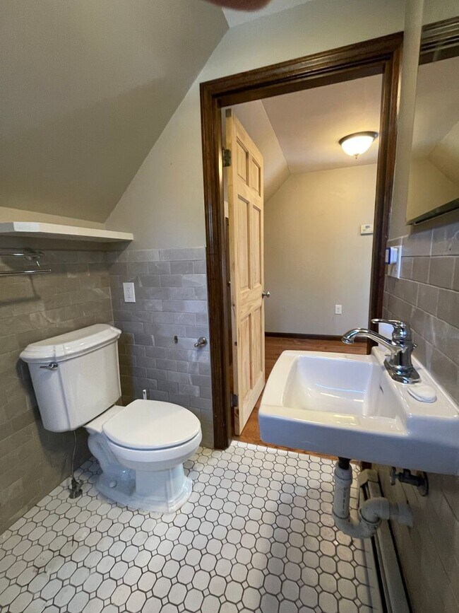 Photo - 118 Aiken Ave Unidad 2nd Floor  2