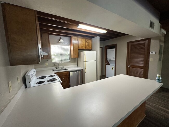 Photo - 2 story townhome bear CASCADES PARK w/ W/D Unit 569-B