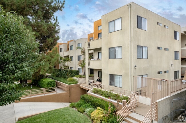 Hawthorne Apartments