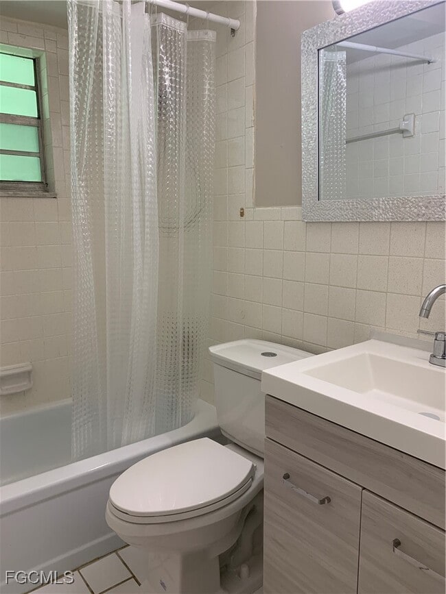 Photo - 815 Courtington Ln Unit 2