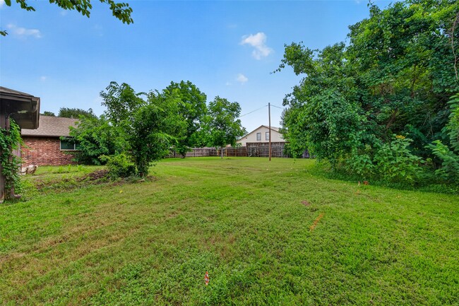 Photo - 13629 Lynnwood Ln