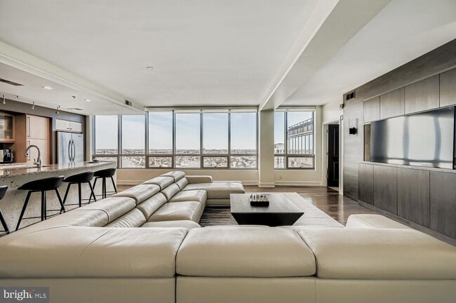 Building Photo - 675 President St Unit 2709