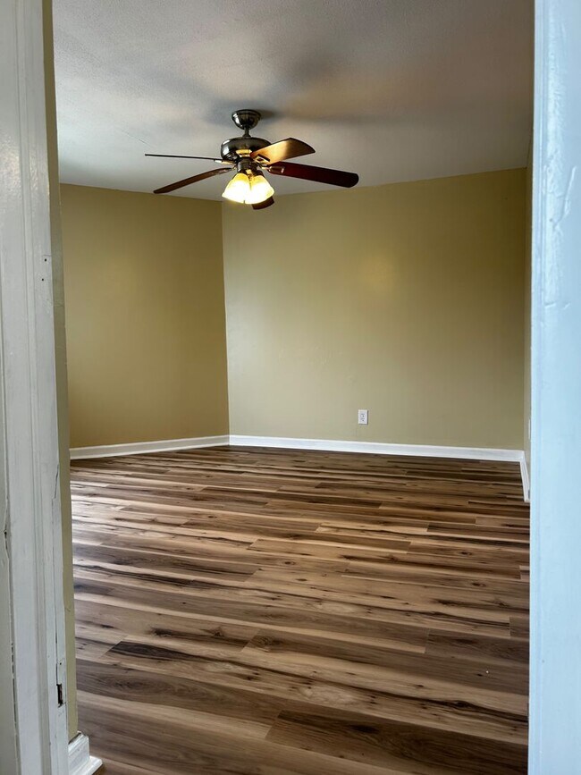 Photo - 41 Fallbrook St Unit 2