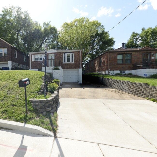 Building Photo - 1275 N Florissant Rd