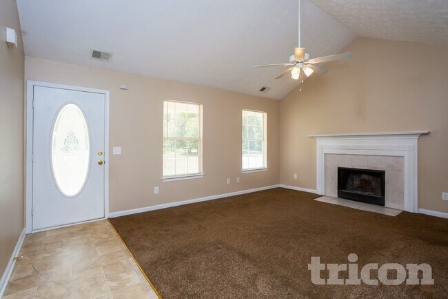 Photo - 100 5 Oaks Dr