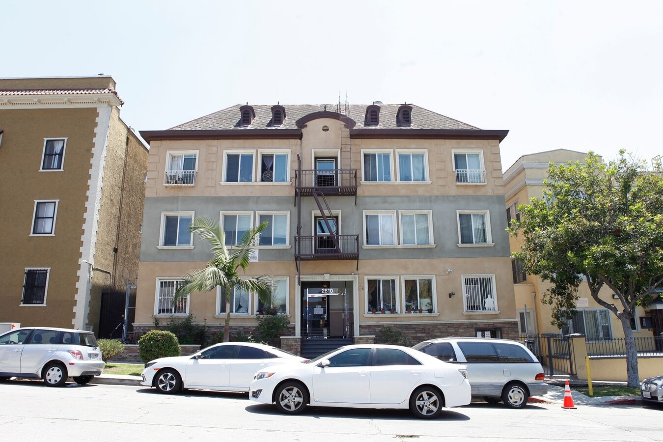 Photo - Leeward Apts...New York Style..Gorgeous Ne...