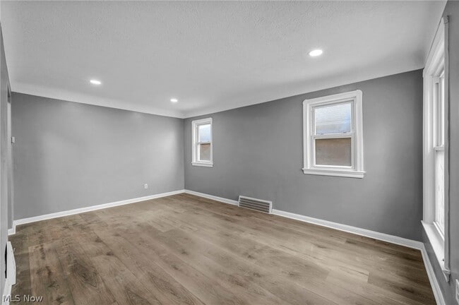 Photo - 3202 Parklane Dr