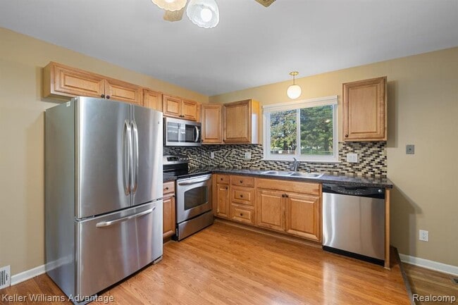 Photo - 9434 Patton St