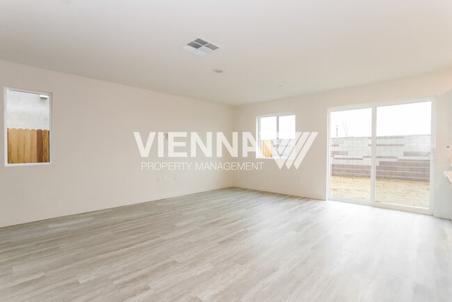 Photo - BRAND NEW West Roseville Solar home for rent!