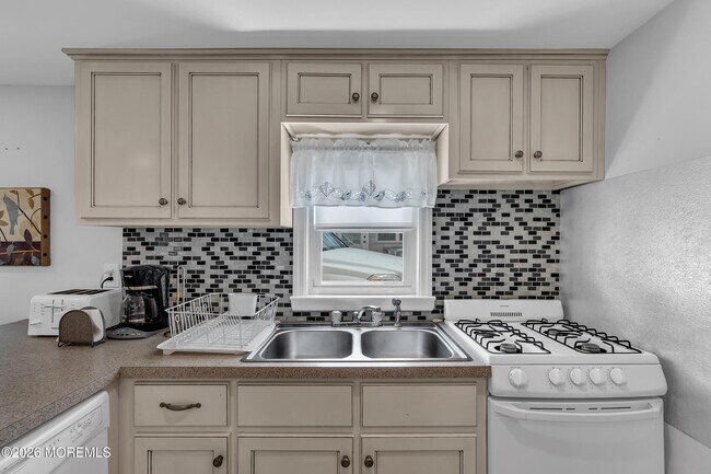 Photo - 21 Peterson Ln