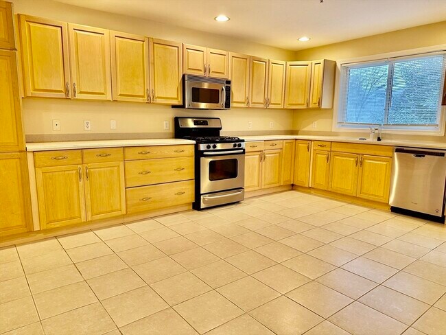 1301 Old Bridge Ln