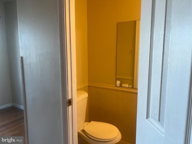 Photo - 16 N Pendleton Ct