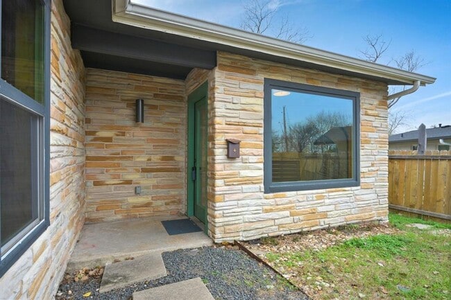 Photo - 2903 Pecan Cir