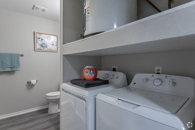 1BR, 1BA - 500 SF