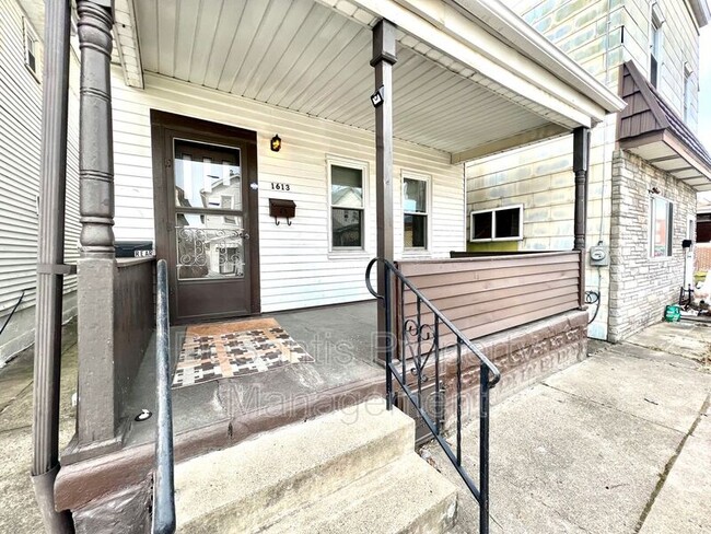 1613 Fourth Avenue