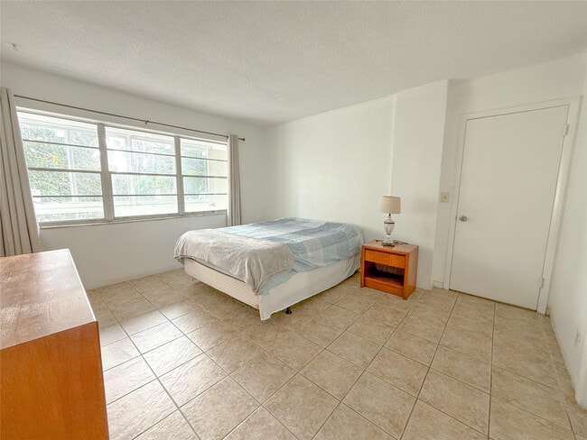 Photo - 1333 E Hallandale Beach Blvd Unit 335