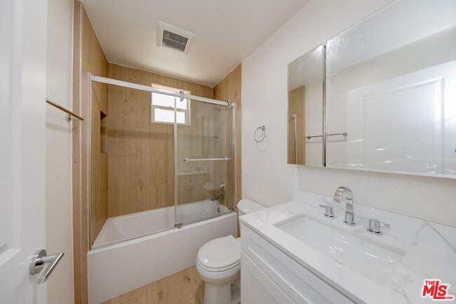 Photo - 235 N Chicago St