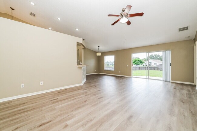 12515 Midpointe Dr