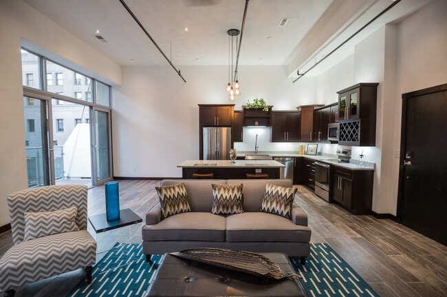 Building Photo - Gallery Villas