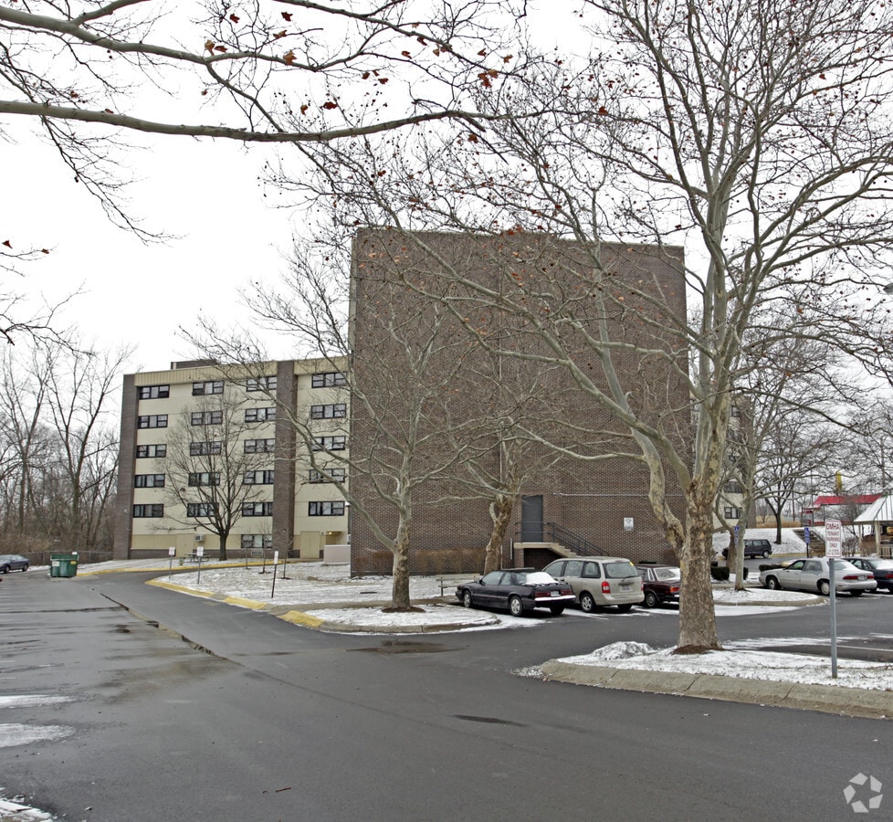 Photo - Wentworth Hi-Rise