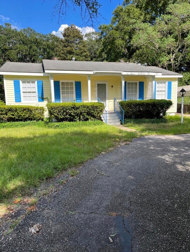 Photo - 1031 Oakland Dr