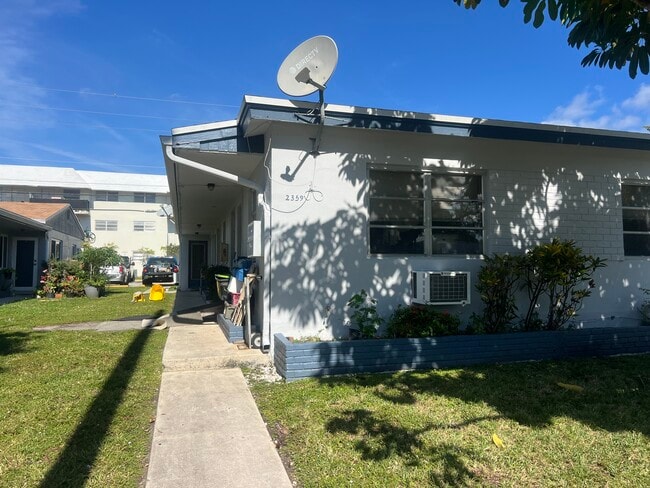 Building Photo - 2359 NE 172nd St Unit 2