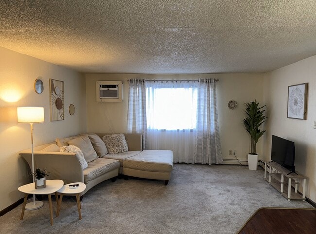 Building Photo - 1131 Emery St Unit 2 Rental