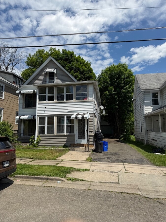 Photo - 211 Harrison St
