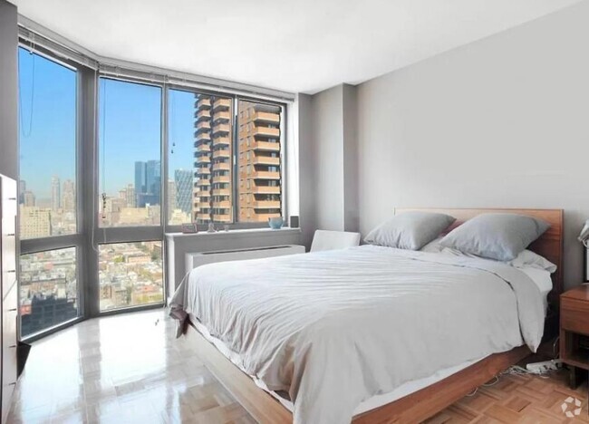 Building Photo - 3 bedroom in New York NY 10036 Unit 20B Rental